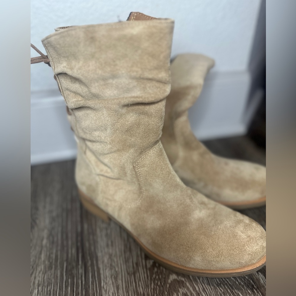 Sofft Barley Suede Lace-Up Boots